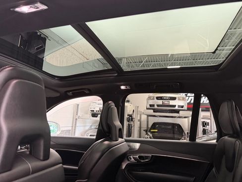 Used 2016 Volvo XC90 T6 R-Design w/ Vision Package image 22