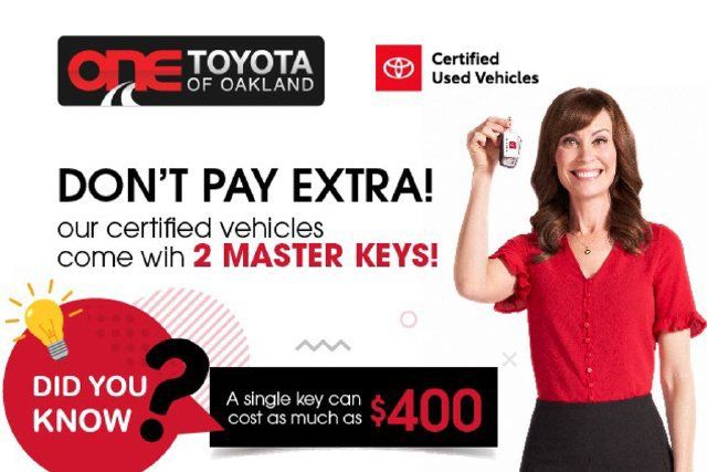 Certified 2026 Toyota Sienna XLE FWD image 33