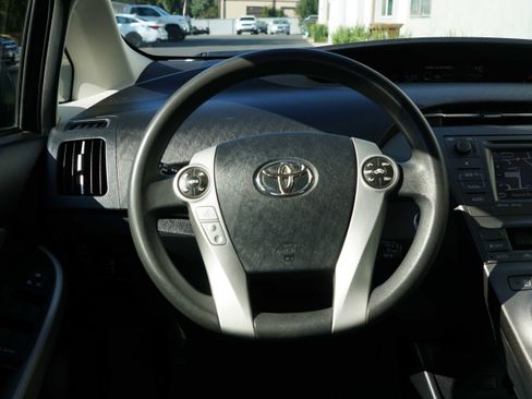 Used 2013 Toyota Prius Three image 41
