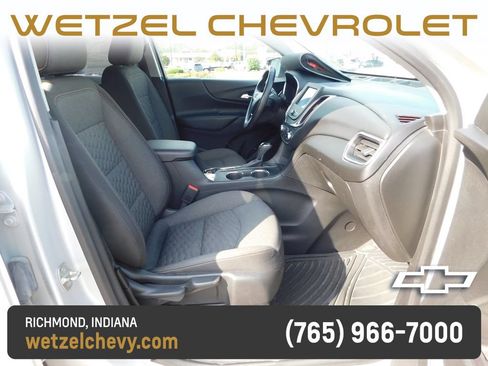 Used 2020 Chevrolet Equinox LT FWD image 17