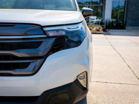 Certified 2025 Subaru Forester Premium AWD/4WD image 3