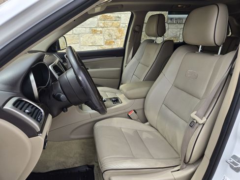 Used 2014 Jeep Grand Cherokee Overland image 5