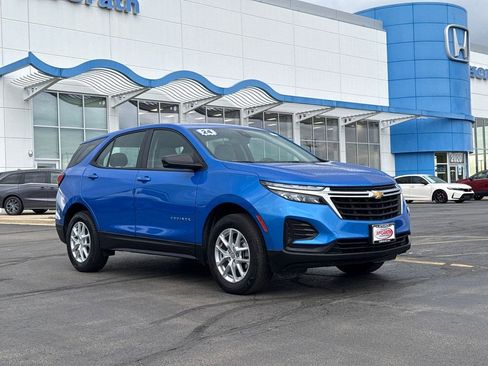 Used 2024 Chevrolet Equinox LS AWD/4WD image 3