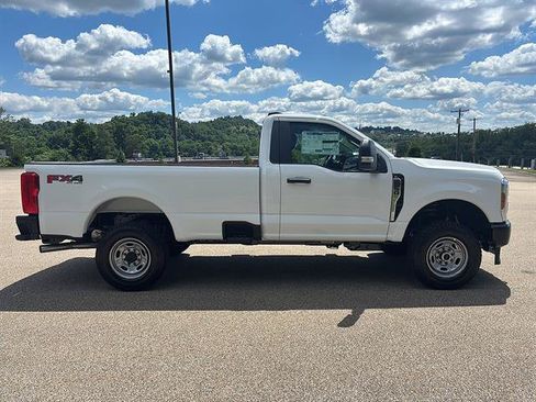 New 2026 Ford F250 XL w/ FX4 Off-Road Package AWD/4WD image 5