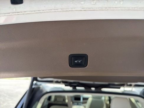 Used 2023 GMC Yukon Denali AWD/4WD image 13