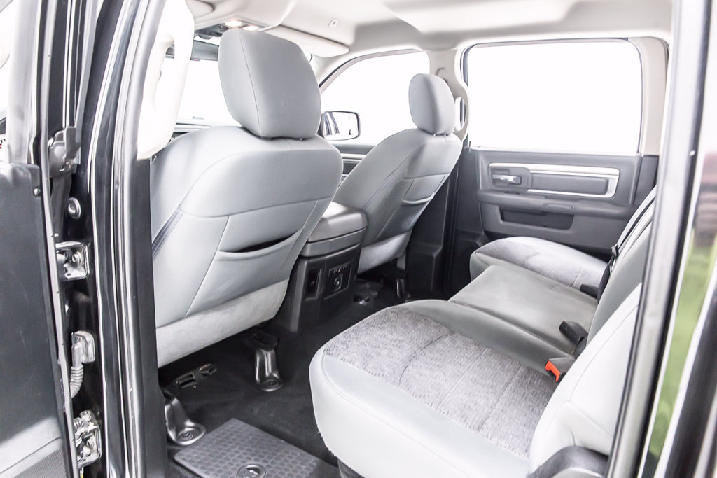 Used 2017 RAM 1500 Lone Star AWD/4WD image 32