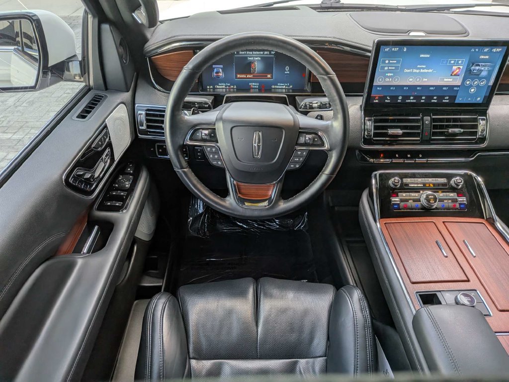 Certified 2024 Lincoln Navigator Reserve AWD/4WD image 18