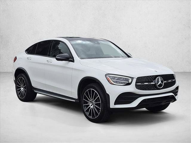 Used 2022 Mercedes-Benz GLC 300 4MATIC Coupe image 3