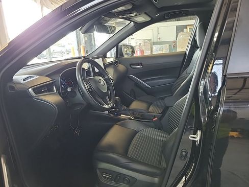Used 2023 Toyota Corolla Cross AWD Hybrid w/ Convenience Package image 8