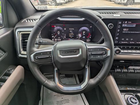Used 2025 GMC Canyon Denali image 19
