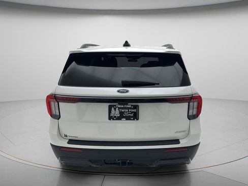 Used 2025 Ford Explorer ST-Line w/ ST-Line Street Pack AWD/4WD image 4