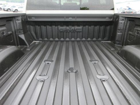 New 2026 GMC Sierra 2500 AT4 w/ AT4 Premium Plus Package AWD/4WD image 7