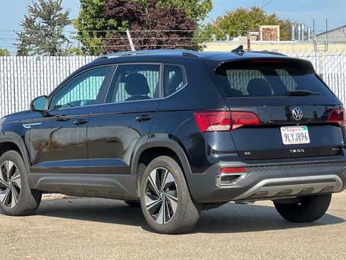 Used 2024 Volkswagen Taos SE w/ Panoramic Sunroof Package AWD/4WD image 5
