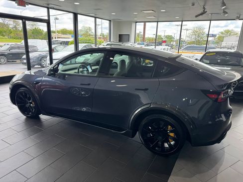 Used 2021 Tesla Model Y Long Range AWD/4WD image 7