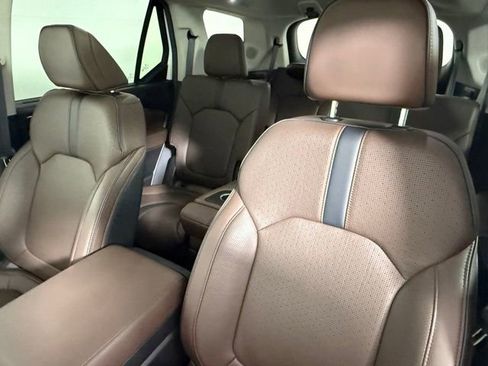 Used 2025 Honda Pilot Elite image 34