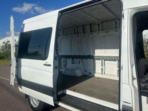 Used 2012 Mercedes-Benz Sprinter 3500 image 12