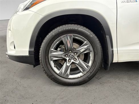Used 2018 Toyota Highlander Limited image 9