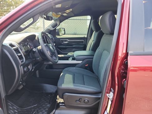 Used 2025 RAM 1500 Big Horn AWD/4WD image 4