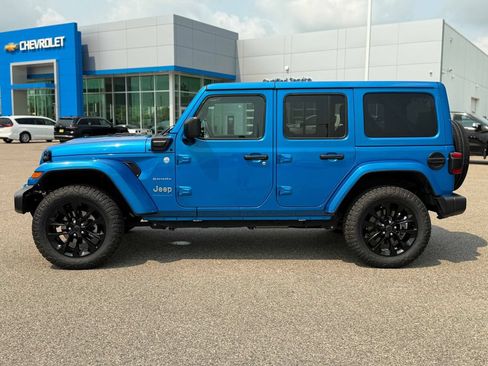 Used 2024 Jeep Wrangler Unlimited Sahara AWD/4WD image 10
