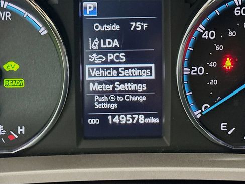 Used 2018 Toyota RAV4 LE AWD/4WD image 22