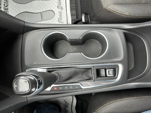 Used 2020 Chevrolet Equinox LT image 22