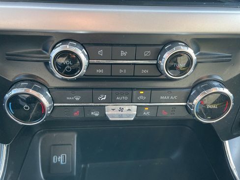 Certified 2022 Ford F150 XLT w/ Equipment Group 302A High image 19