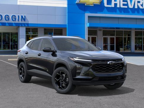 New 2026 Chevrolet Trax LT w/ Driver Confidence Package FWD image 7