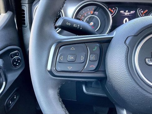 Used 2023 Jeep Gladiator Sport AWD/4WD image 28