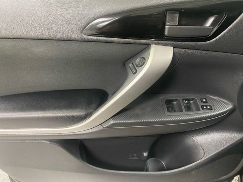 Used 2020 Mitsubishi Eclipse Cross ES image 9