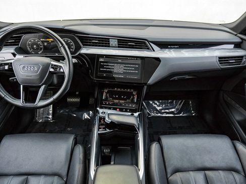 Used 2022 Audi e-tron Chronos w/ Chronos Package image 14