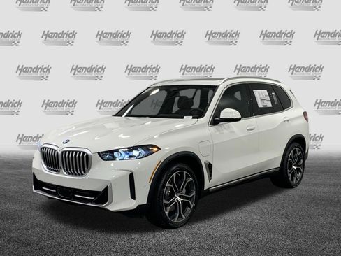 Used 2026 BMW X5 xDrive50e w/ Climate Comfort Package AWD/4WD image 3