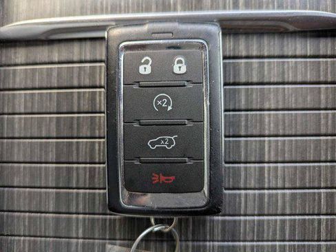 Certified 2024 Jeep Wagoneer Series II AWD/4WD image 32
