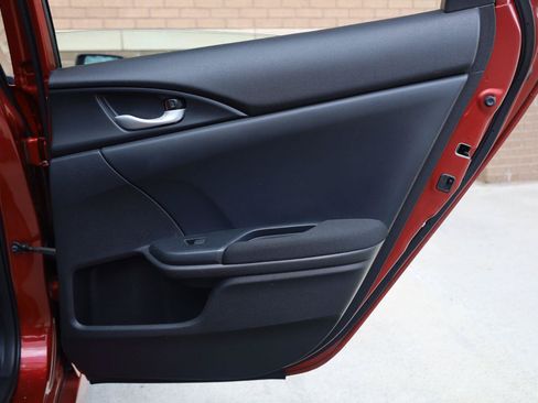 Used 2019 Honda Civic EX image 21