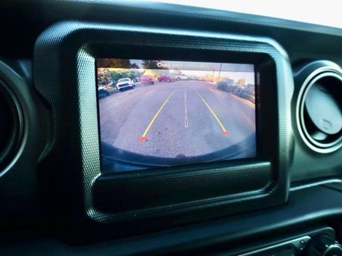 Used 2022 Jeep Wrangler Unlimited Willys image 23