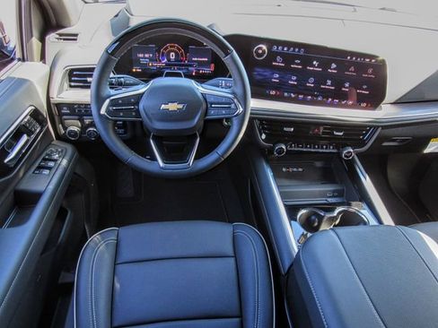 New 2026 Chevrolet Suburban Premier image 21