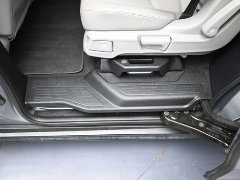 Used 2019 Honda Odyssey EX-L image 25