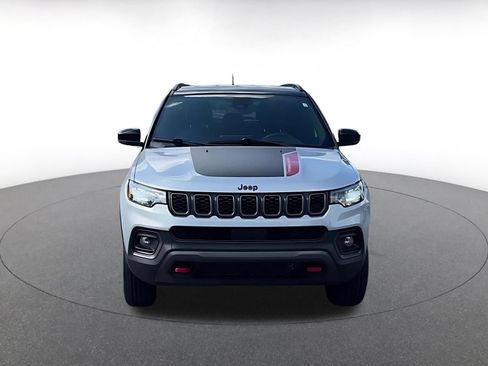 Used 2025 Jeep Compass Trailhawk AWD/4WD image 3