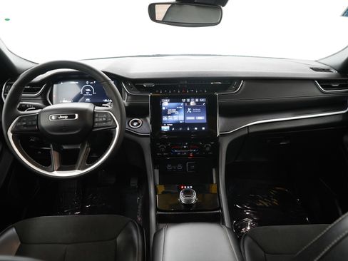 Used 2024 Jeep Grand Cherokee L Altitude image 18