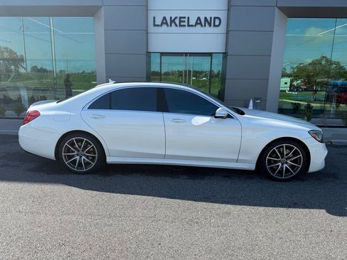 Used 2019 Mercedes-Benz S 560 Sedan image 2