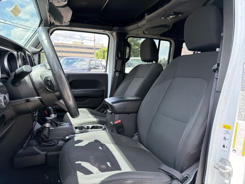 Used 2018 Jeep Wrangler Unlimited Sport S AWD/4WD image 16