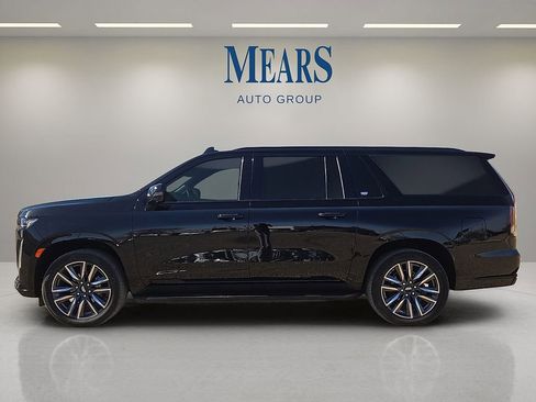 Used 2021 Cadillac Escalade ESV Sport Platinum image 2