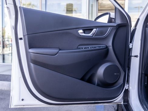Used 2023 Hyundai Kona Limited w/ Cargo Package FWD image 15