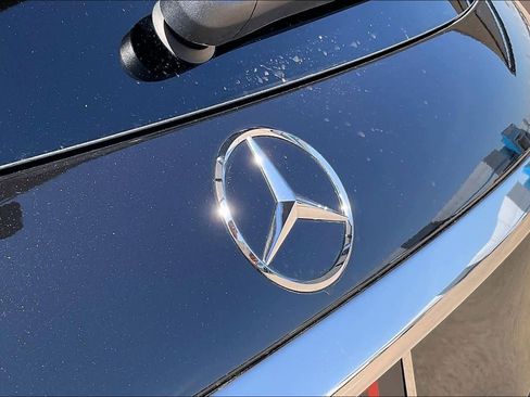 Used 2025 Mercedes-Benz GLC 300 4MATIC image 31