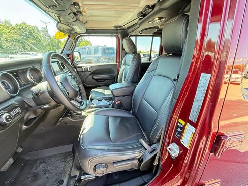 Used 2021 Jeep Gladiator Sport AWD/4WD image 16