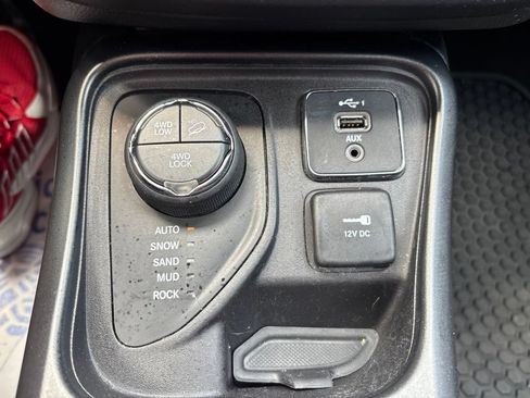 Used 2019 Jeep Compass Trailhawk AWD/4WD image 5