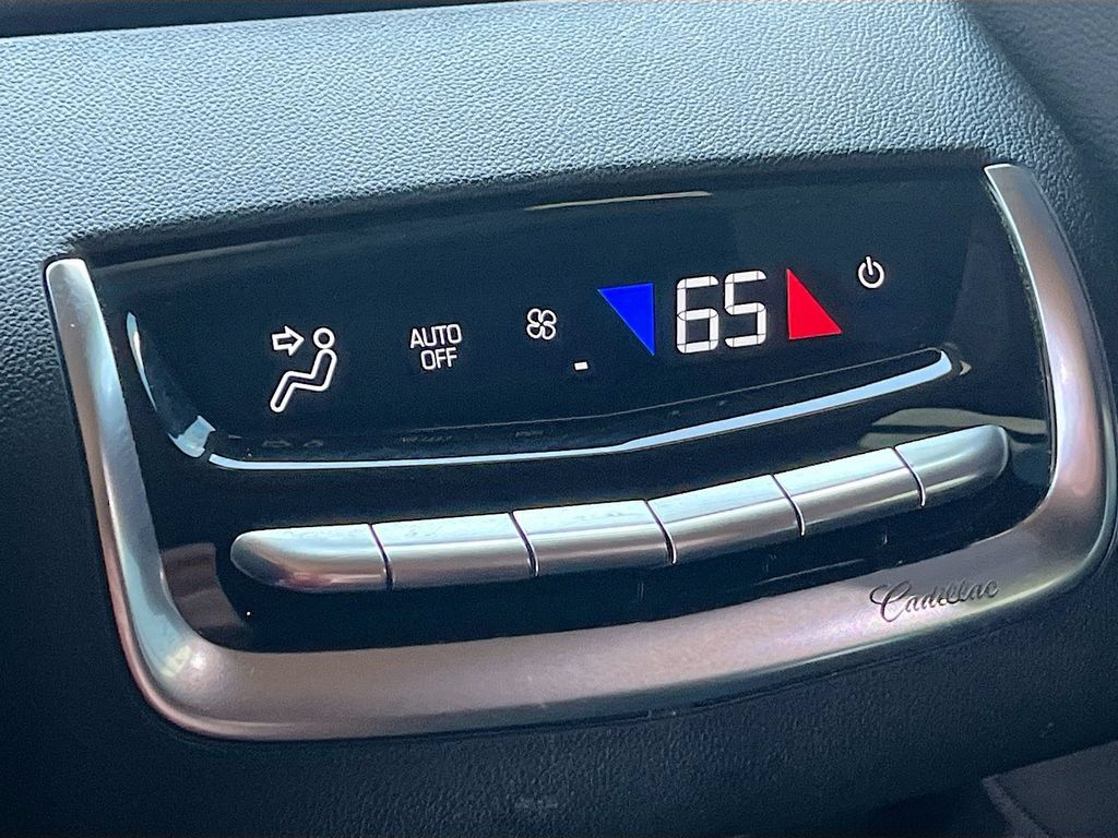 Used 2024 Cadillac XT6 Luxury AWD/4WD image 25