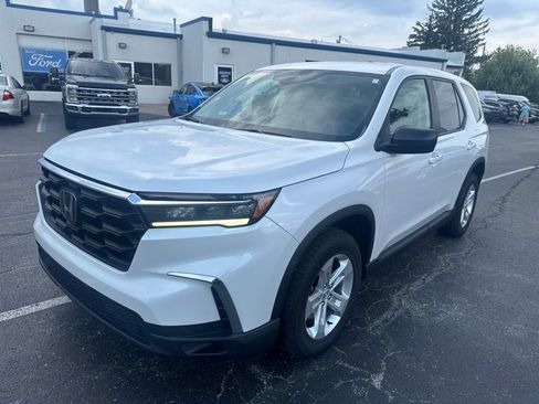 Used 2023 Honda Pilot LX image 8