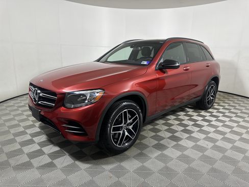 Used 2019 Mercedes-Benz GLC 300 4MATIC image 3
