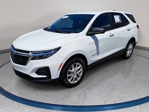 Used 2022 Chevrolet Equinox LS w/ LS Convenience Package FWD image 1