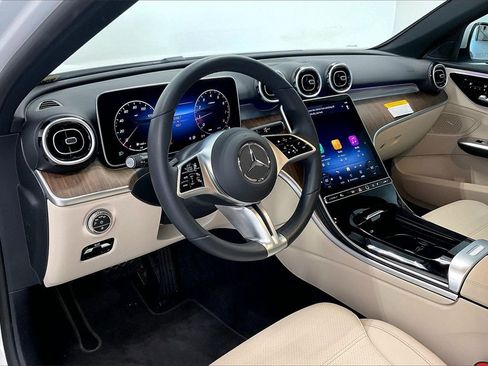 Used 2025 Mercedes-Benz C 300 Sedan image 17